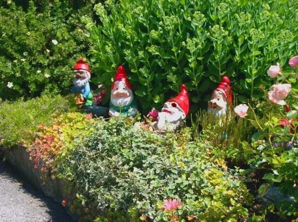 Haus Marita in Oetz - Gartenanlage über 100 Zwerge