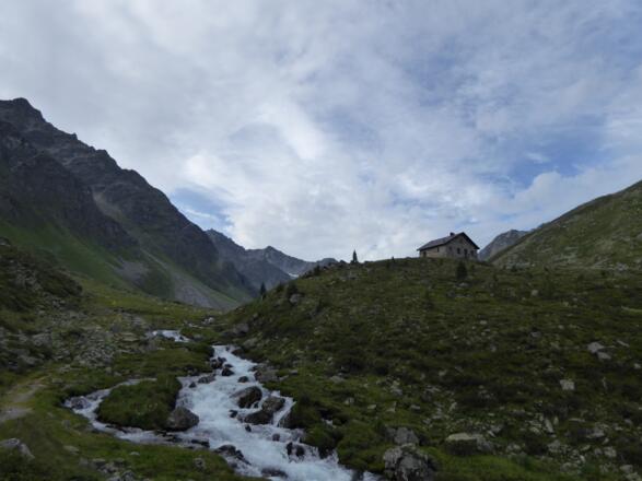 Morgens an der Zollwachthütte im Radurschltal