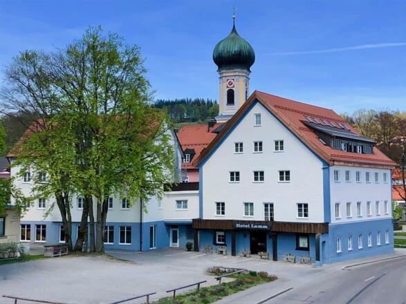 Hotel Lamm Immenstadt mit neuer Fassade