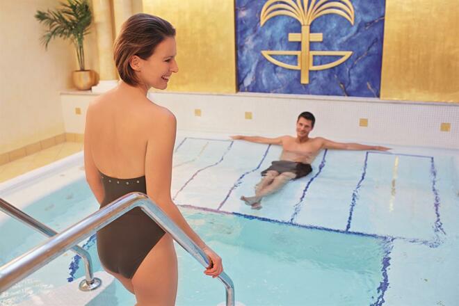 AK_121121_BW_SPA_103