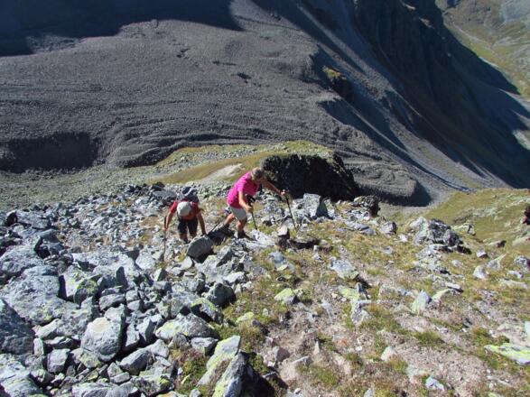 Tiefblick zu den Geröllfeldern des Hüttenkares