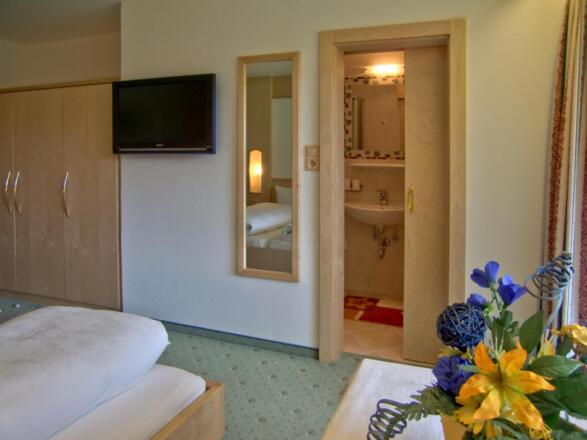 Doppelzimmer_Oetz_Haus Marita_2