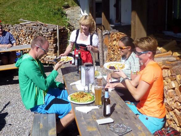 Einkehr auf der Reschner Alm