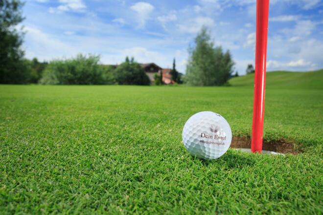Kurze Wege: Golfplatz direkt am Haus