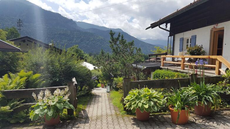Blick in die Berge zum Eingang