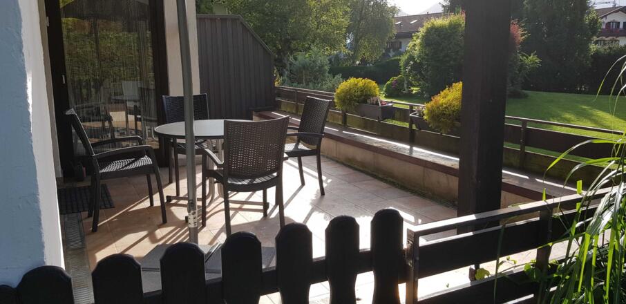 Blick auf die Südterrasse von Westen