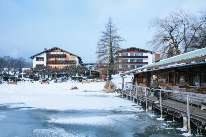 Hotel Terrassenhof, von Seeseite aus, im Winter