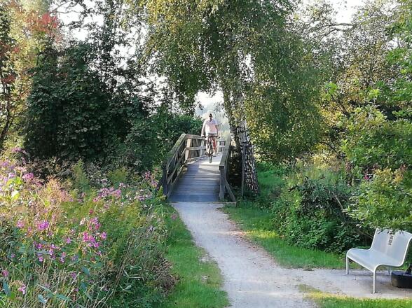 Holzbrücke über die Amper zwischen Langenbach und Haag a. d. Amper