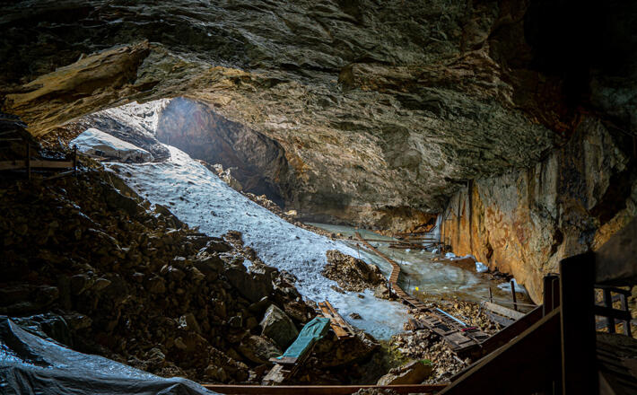 In der Schellenberger Eishöhle