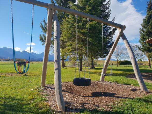 Spielplatz Schaukel 1