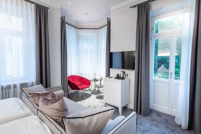 Superior-Doppelzimmer mit Balkon und Erker - Turmzimmer