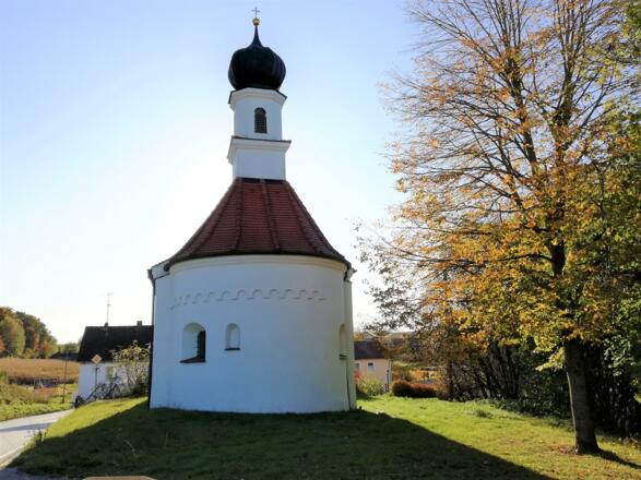 Außenansicht der Schimmelkapelle St. Stephan bei Enzelhausen