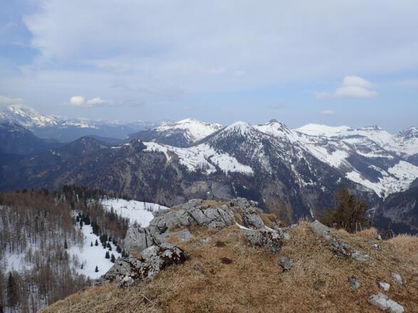 Ausblick nach Westen vom Alpbichl bis zum Gennerhorn, dahinter links der Hohe Göll