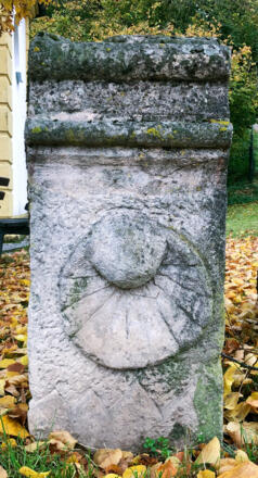 Stegaurach - Jakobsstele vor der Siebenschläferkapelle
