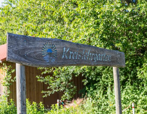 Schild Kreislehrgarten Adelshofen