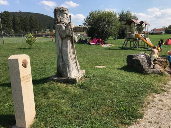 Badesee westlich von Hetten in Hohenpeißenberg