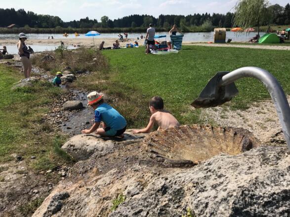 Badesee westlich von Hetten in Hohenpeißenberg