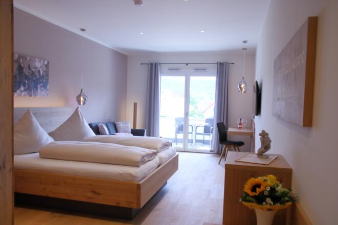 Weingut Helmstetter und Main-Vinotel