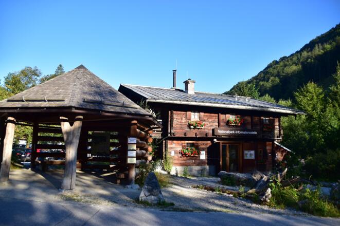 Infostelle_mit_Pavillion_Wimbachbruecke