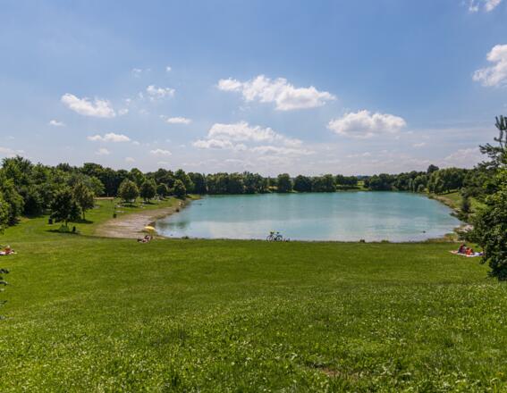 Liegewiese am Emmeringer See