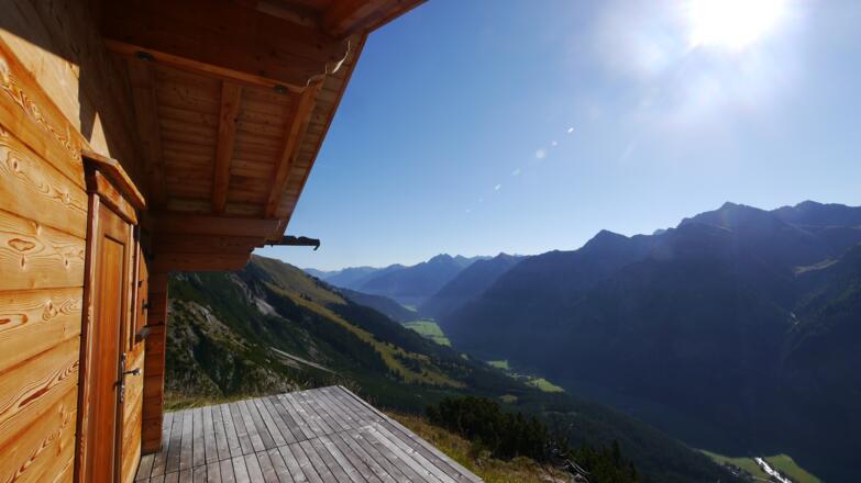 Traumhafter Blick von der Jagdhütte ins Lechtal