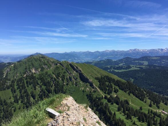 Aussicht vom Gipfel des Rindalphorns