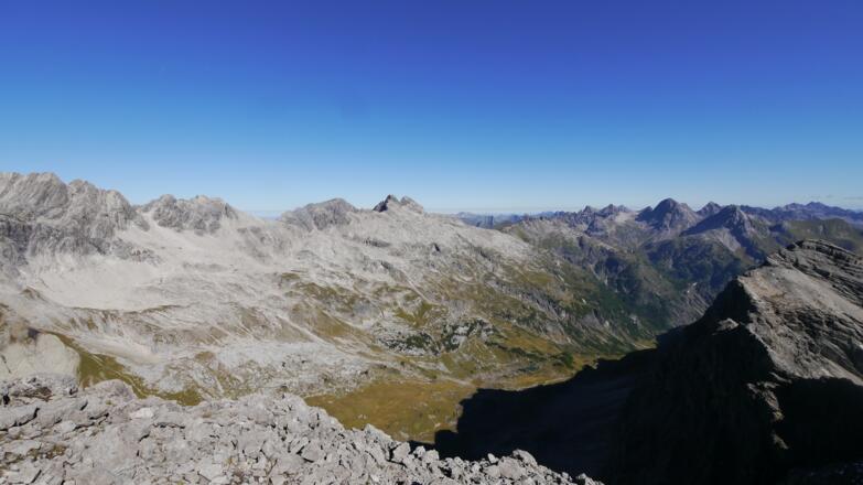 Blick vom Wilden Kasten auf die Allgäuer Alpen