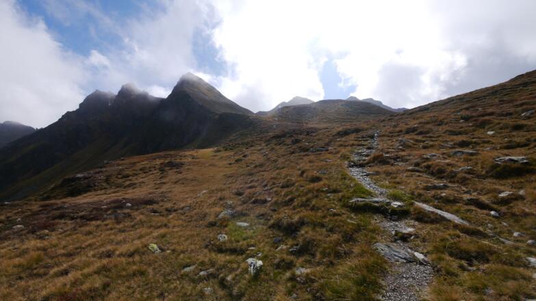 Alle Sagtaler Spitzen von links nach rechts: Gamskopf, Tapenkopf, Standkopf