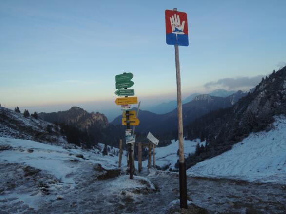 Wegweiser am Sultensattel