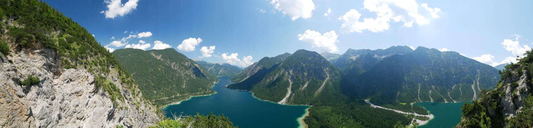 Panoramablick auf den Plansee