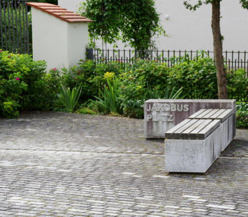 Kelheimwinzer - Jakobsplatz vor der alten St.Jakobskirche