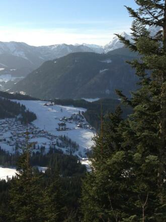 Blick auf das Bergdorf
