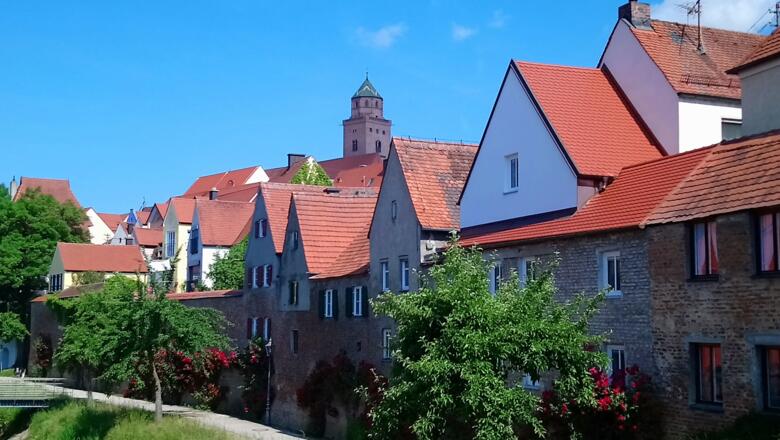 Schleifenroute - Blick auf die Stadtmauer