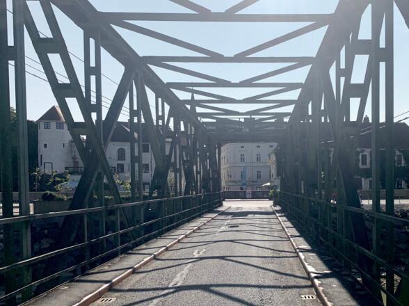 St.-Leopold Brücke in Melk, eine Stahlfachwerkhubbrücke