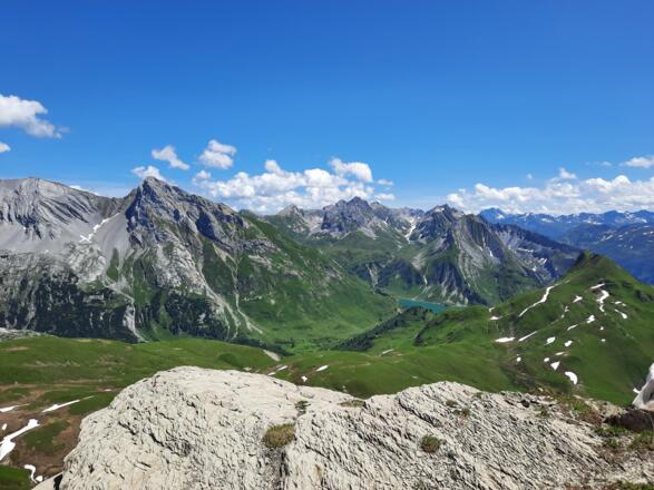 Blick hinunter zum Spullersee
