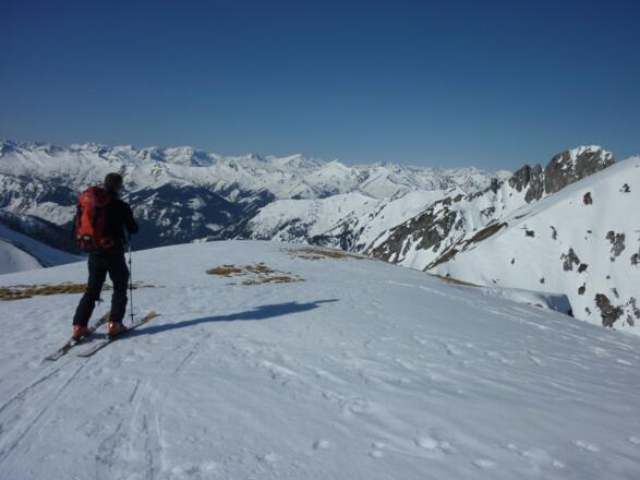 Rechts der Draugstein