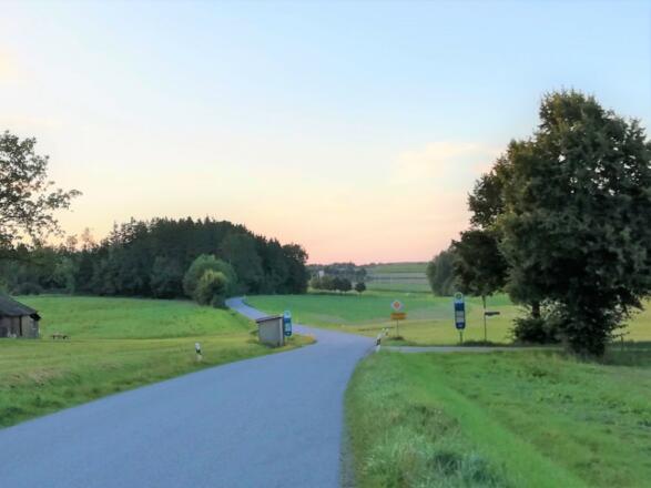 Auf dem Abens-Radweg zwischen Nandlstadt und Tegernbach