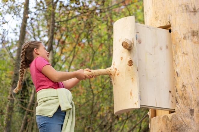 Verschiedene Stationen zum Rätsel lösen