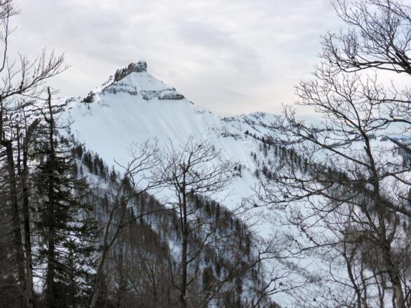 Auch von dieser Seite ein imposanter Gipfel: Der Schmittenstein
