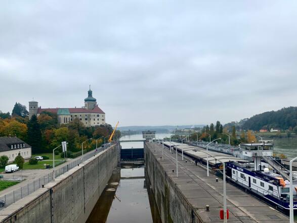 Schleuse Persenbeug mit Schloß