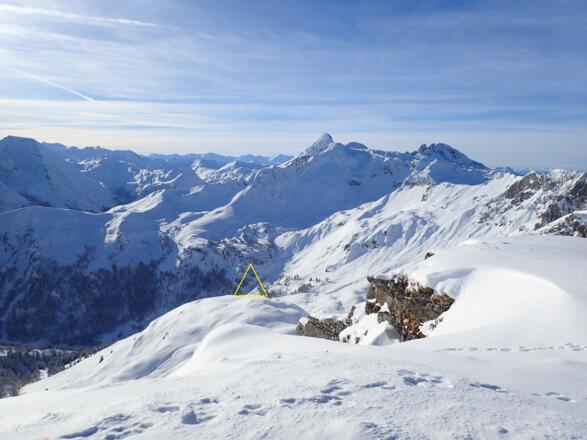 Blick hinunter zum Karkopf, im Hintergrund Weißeck - Mosermandln - Faulkogel