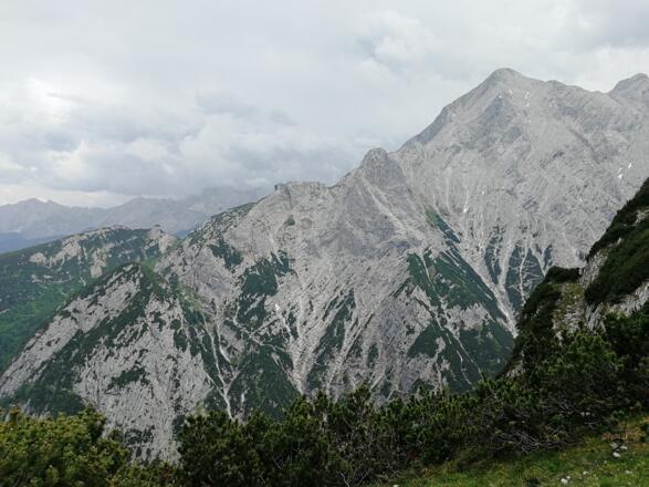 Blick vom Mannl auf die benachbarte Alpspitze