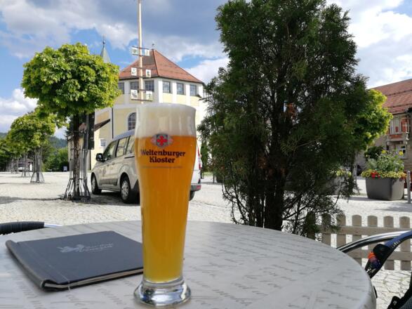 Verdiente Belohnung auf dem Markplatz Bodenmais