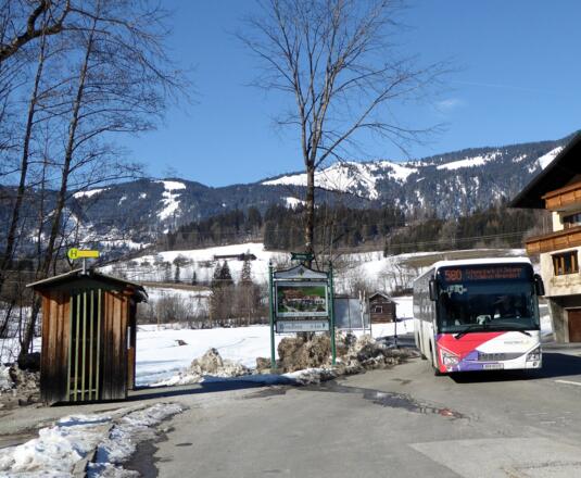 Der Bus 580 ist die verlässliche Verbindung zum Bahnknotenpunkt Schwarzach-St. Veit.
