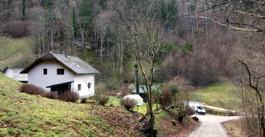 Erstes Haus um 560m