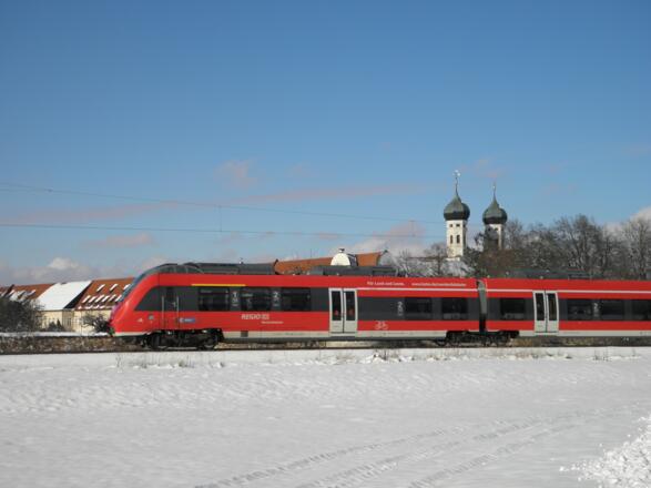 Der Moosrundweg zu Benediktbeuern ist von München aus ideal mit der Bahn zu erreichen