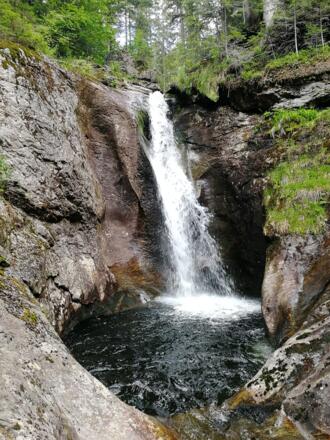 Idyllischer Hochfall