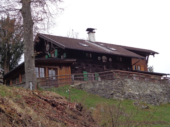 Werdenfelser Hütte, an der Burgruine Werdenfels