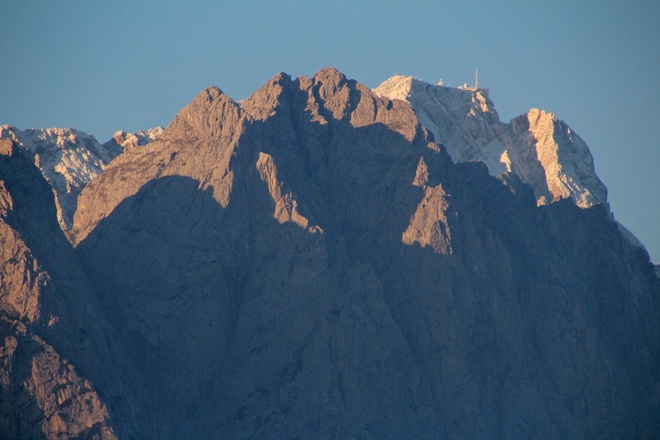 Zugspitzgipfel und Waxensteine