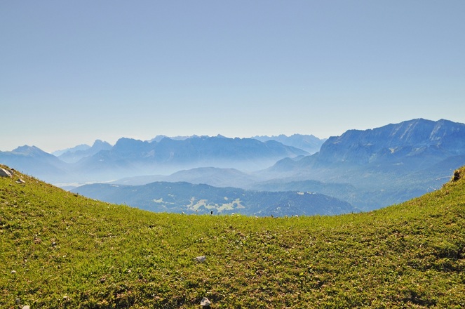 Blick vom Steig hinter dem Grat